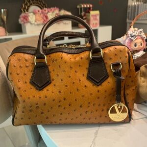 Valentina Tan and Brown Satchel